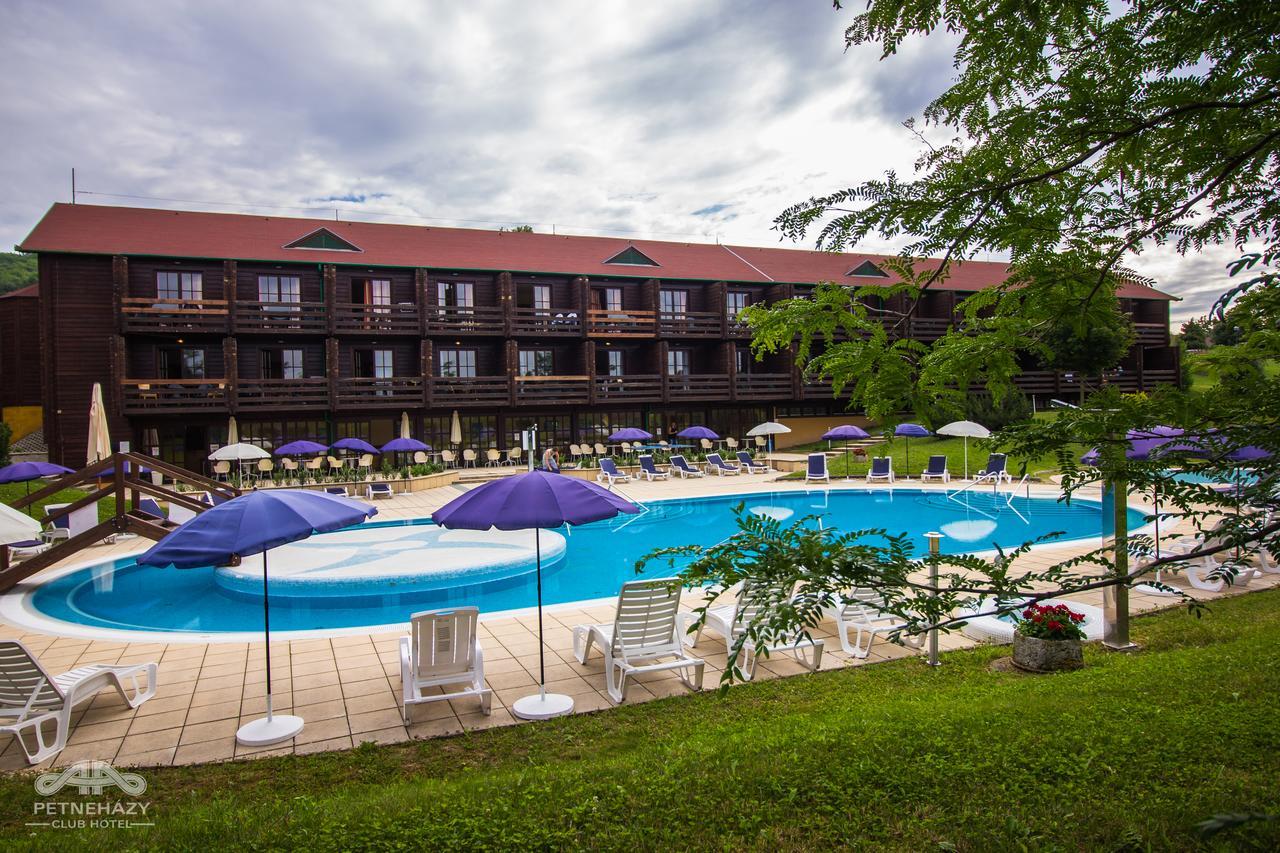 Petneházy Club Hotel Budapeste Exterior foto